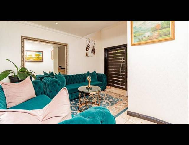 4 BEDROOM HOUSE FOR SALE IN MEYERSDAL